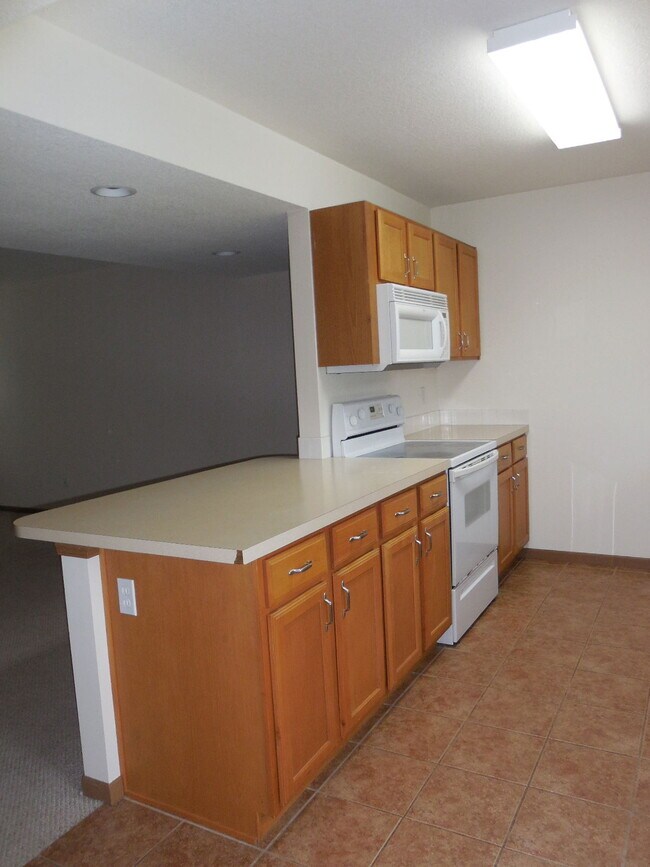 Building Photo - 312 Baker St