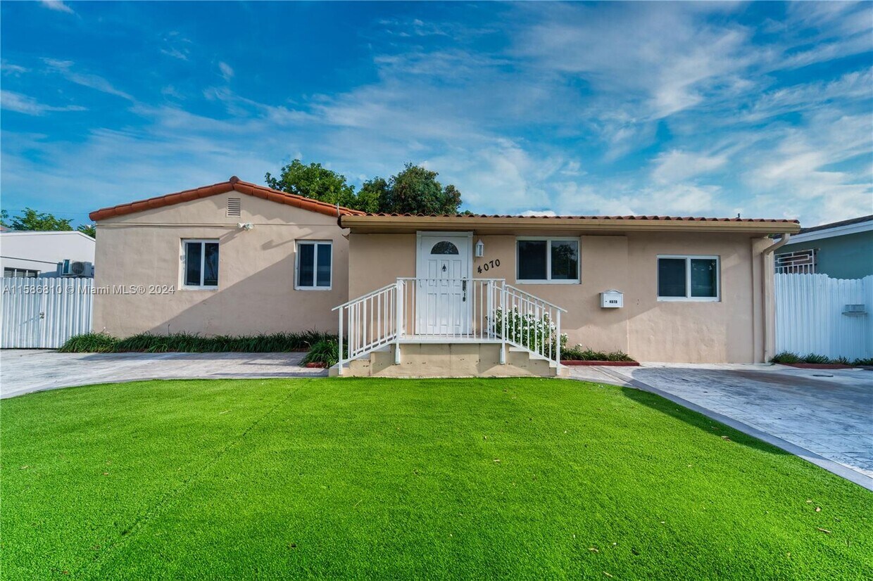 Primary Photo - 4070 NW 5th St