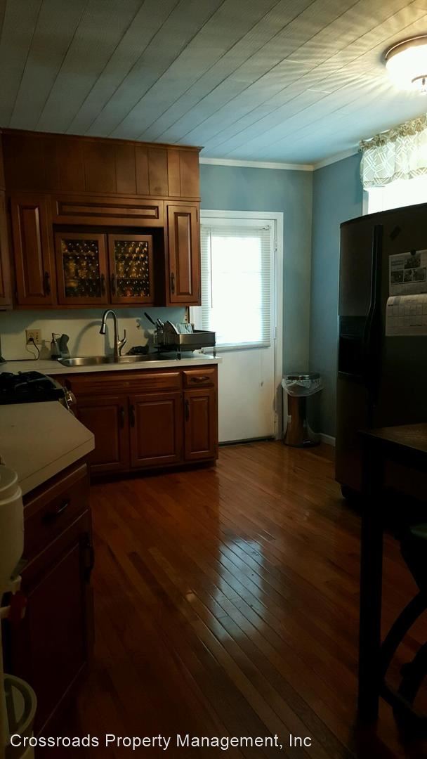 Building Photo - 5 br, 2.5 bath House - 131 East Clay Street