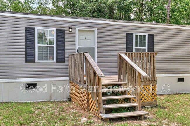 Building Photo - 2056 Louisa Rd