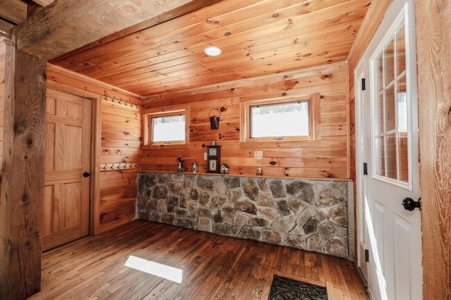 Building Photo - 40 Chemung Rd