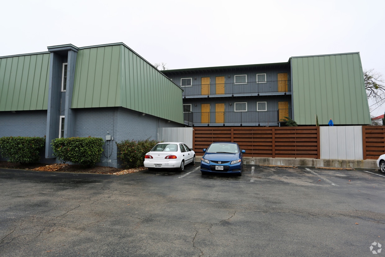 Avenel Apartments in Austin, TX