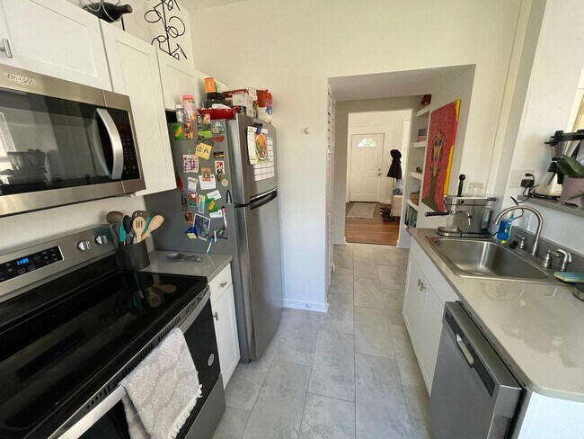 Foto del edificio - BEAUTIFUL HOME- AVAILABLE JULY 15