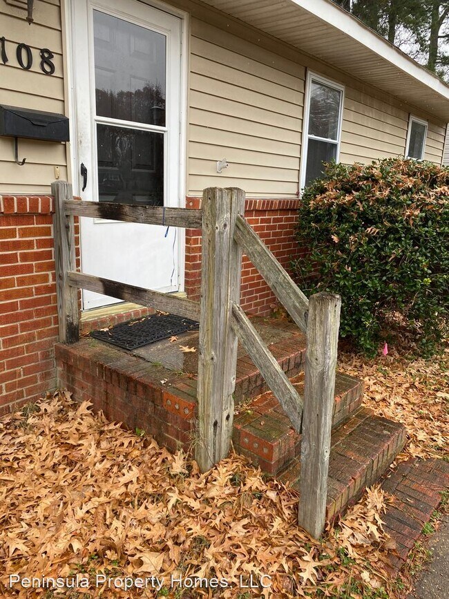Building Photo - 3 br, 1 bath House - 108 Carmen Drive