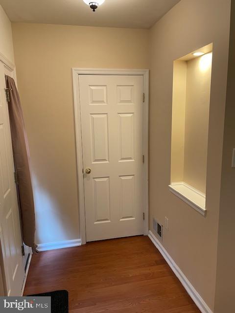 Building Photo - 511 Eisenhower Dr