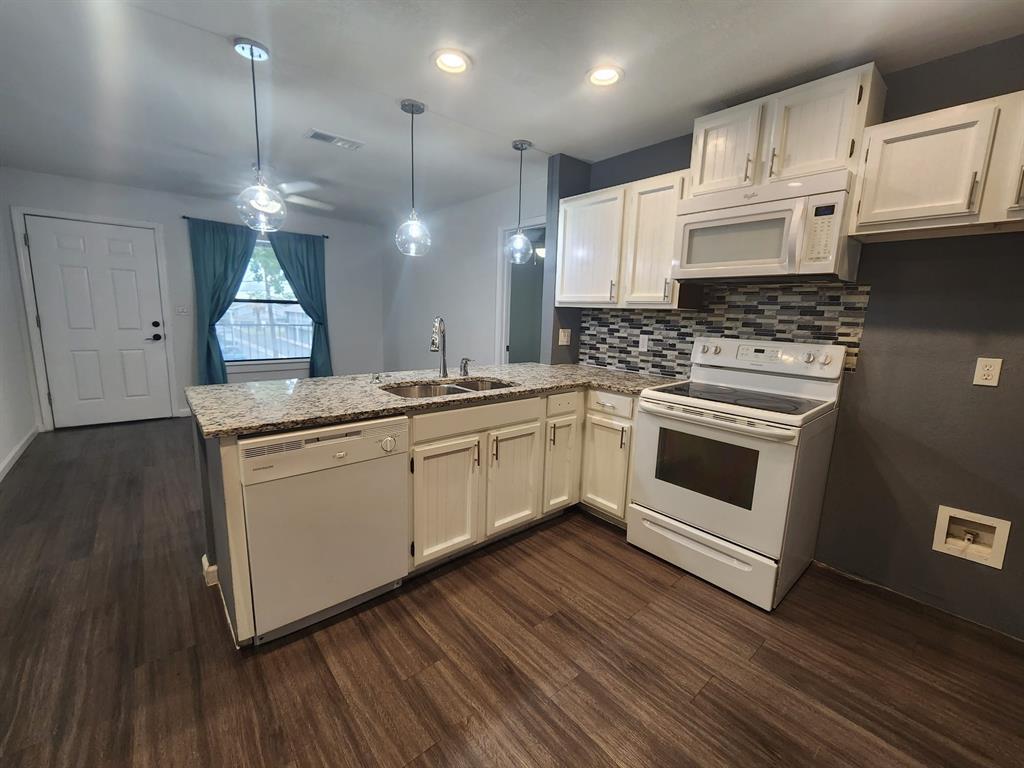 Primary Photo - 1624 Aquarena Springs Dr