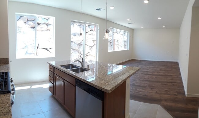 Building Photo - Stunning Brand-New 3 Bed, 2.5 Bath townhom...