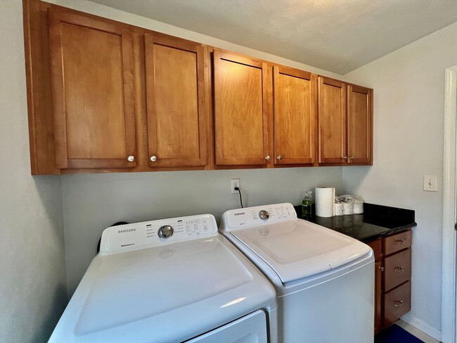 Foto del edificio - 4 bedroom home in Oceanview, Norfolk