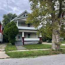 Building Photo - 726 E 117th St