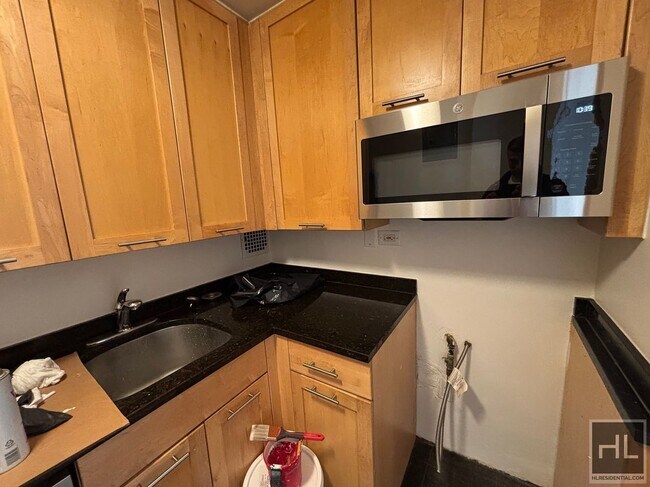 Building Photo - EAST 49 STREET