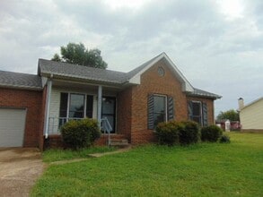 Building Photo - 2007 Windroe Dr