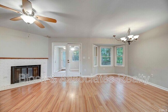 Foto del edificio - 8306 McGuire Drive