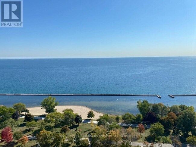 Photo du bâtiment - 1928 Lake Shore Blvd W