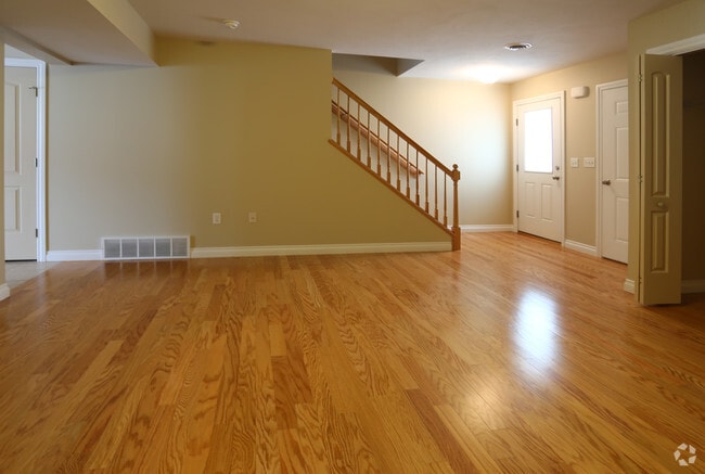 2 Bedroom 1.5 Bath Townhome - Lewiston Properties