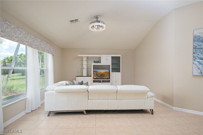 Foto del edificio - 2250 Grove Dr