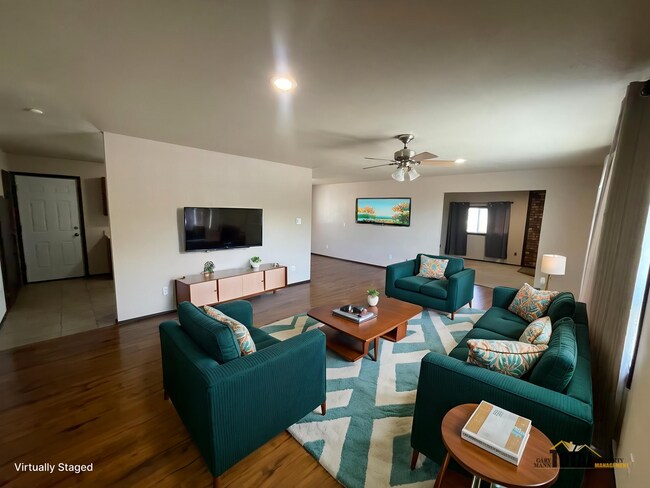 Building Photo - Home for Rent w/ Detached Garage!