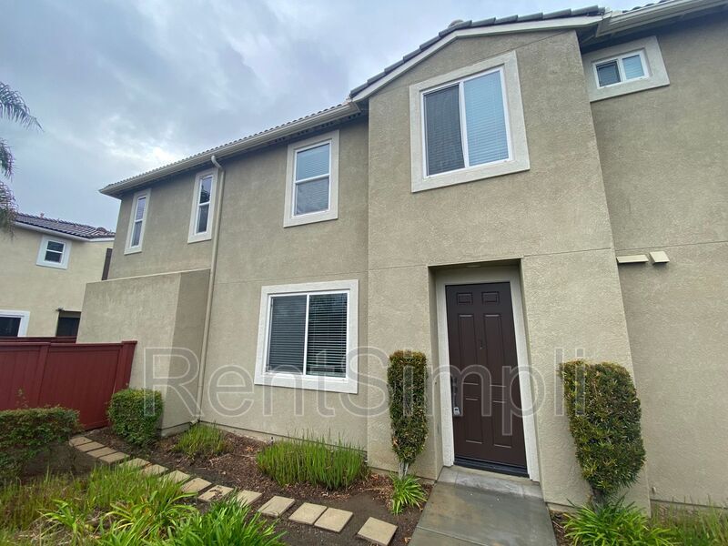 27571 Darrington Ave Unit 3, Murrieta, CA 92562 Condo for Rent in Murrieta, CA