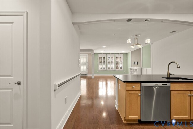 Foto del edificio - 1418 N Rhodes St