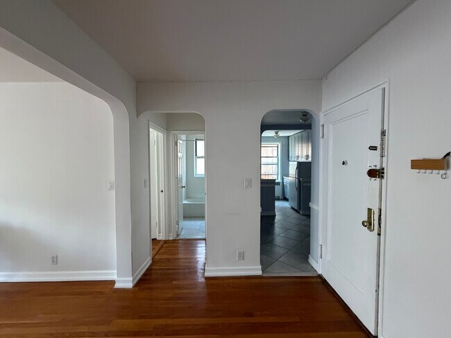 Foto del edificio - 6570 Booth St
