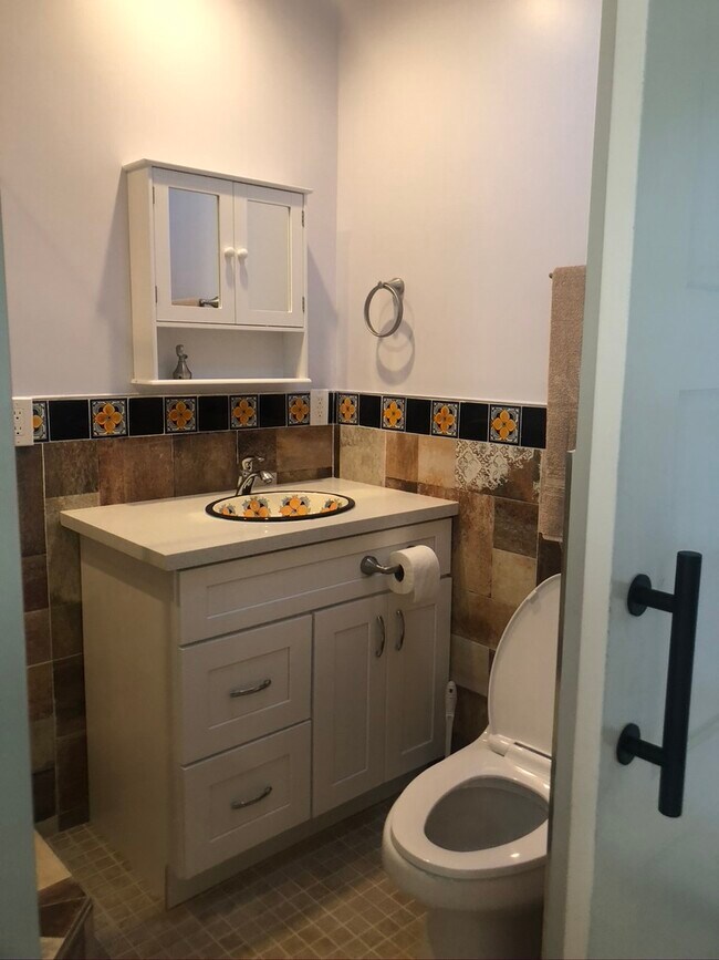 Foto del edificio - 2264 Pelham Ave