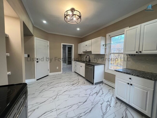 Building Photo - 380 Wilson Rd