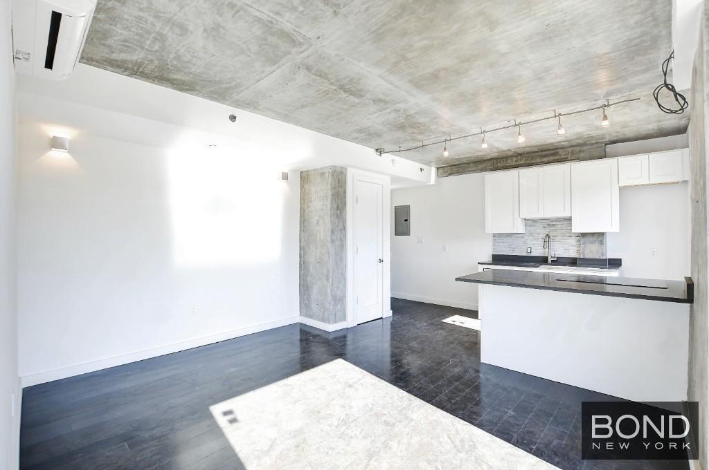 Foto del edificio - 1202 Astoria Blvd