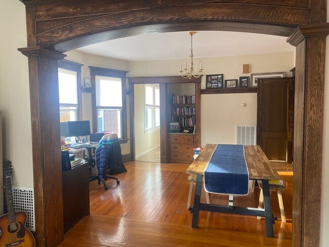 Dining - 616 Whalley Ave