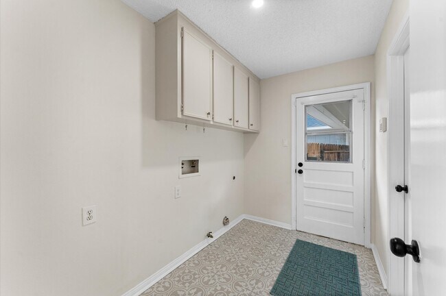 Foto del edificio - 10722 Glenway Dr