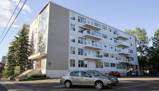 Photo du bâtiment - Centennial Towers & Braemore Plaza