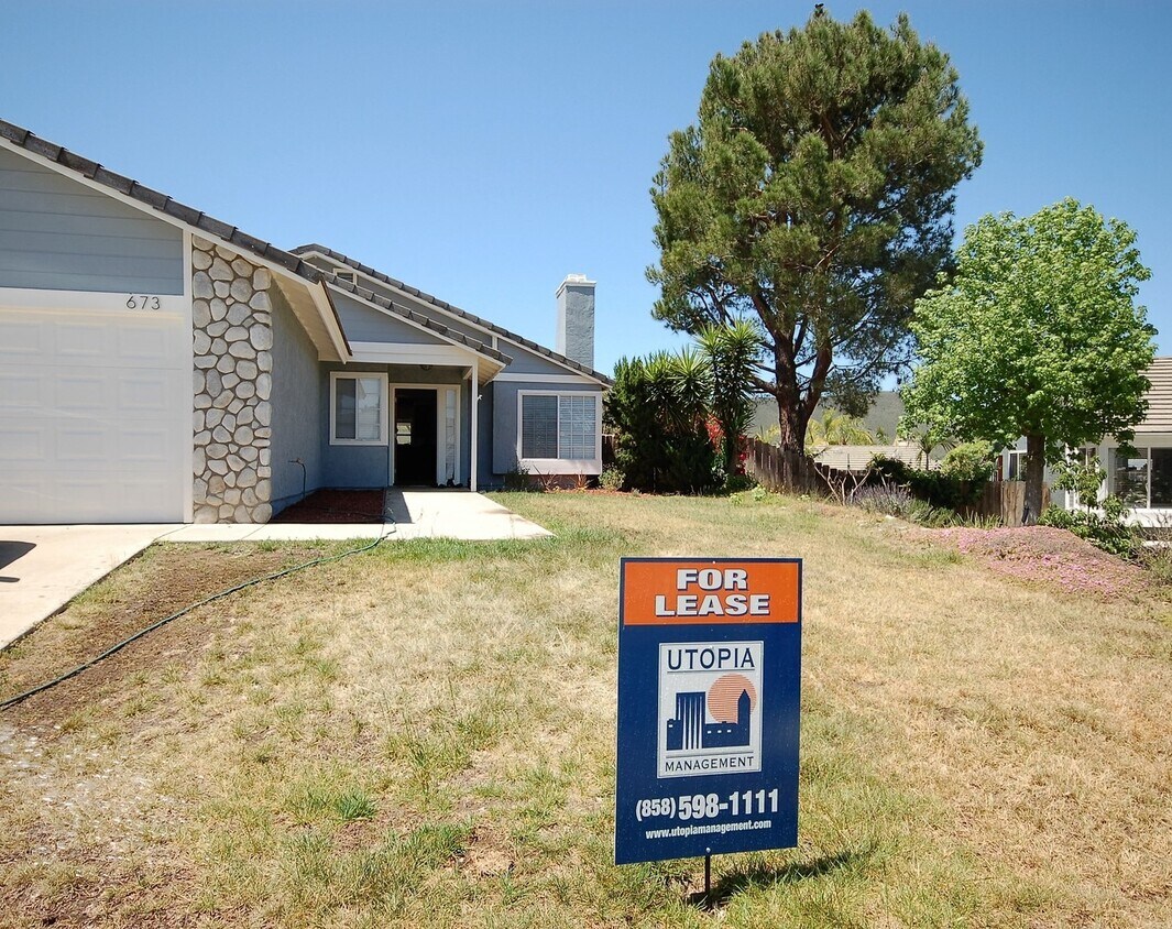Foto principal - 4 Bedroom San Marcos Home
