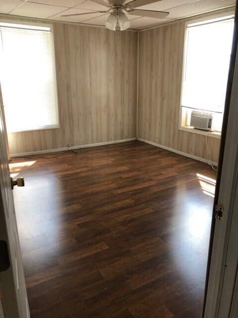 Foto del edificio - 318 Raymond St