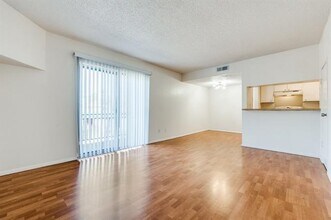 Building Photo - 4020 Holland Ave