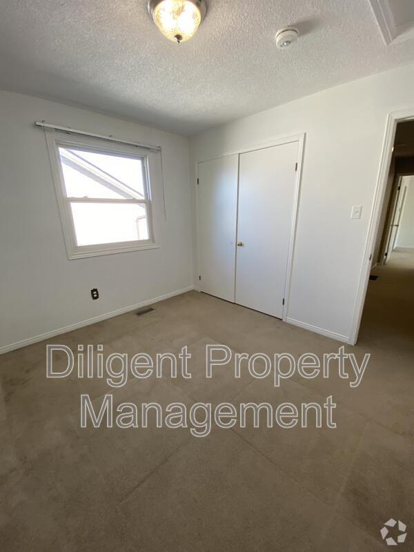 Building Photo - 1103 Huntington Cir
