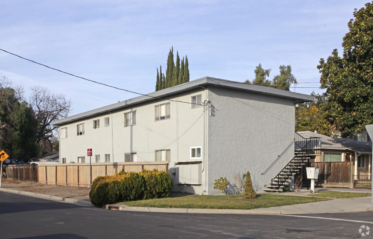 Primary Photo - 298 Madison St