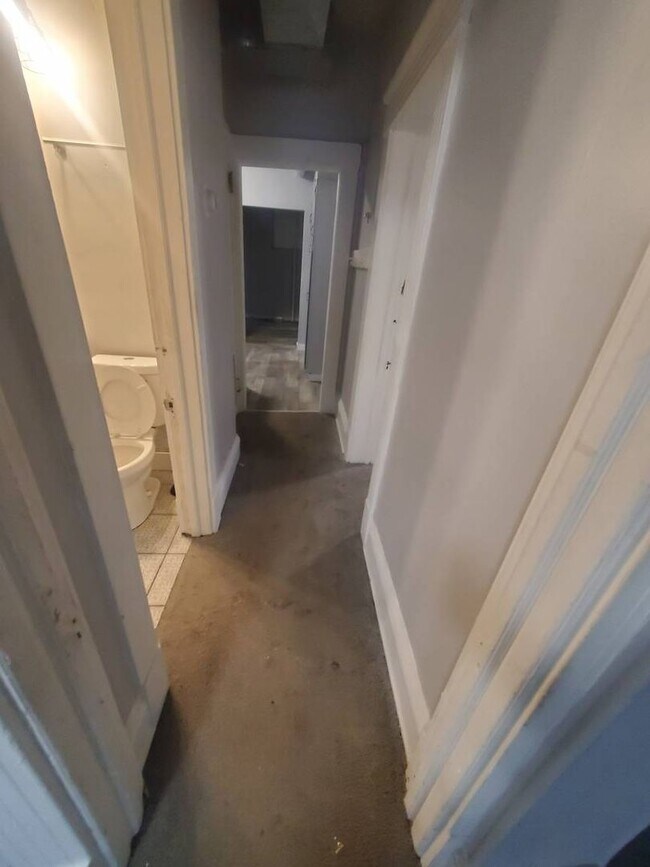 Foto del edificio - 8311 Decker Ave