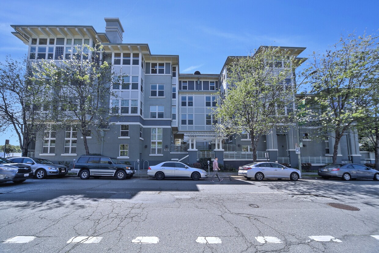 Edificio del condominio - 655 12th St