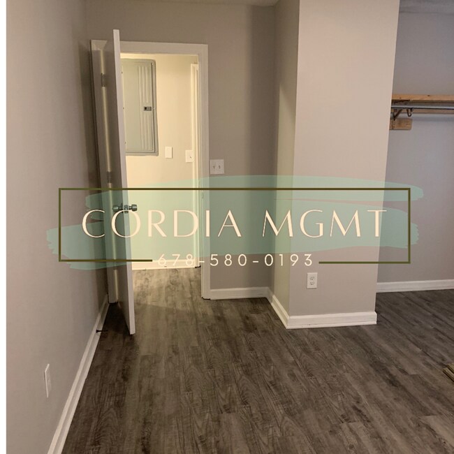 Foto del edificio - Simple and Updated Ranch Style Home and Beautiful Back Yard.