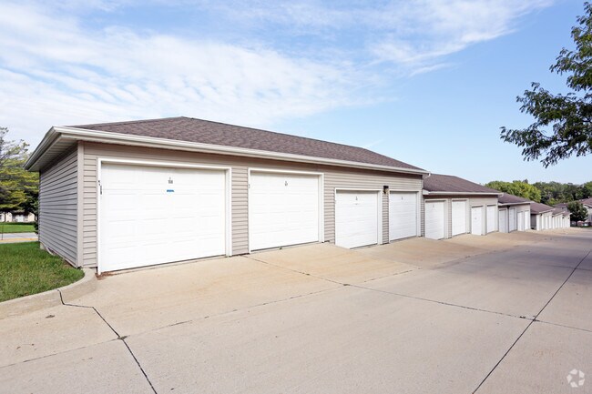 Building Photo - Cypress Pointe - Limited Availablity