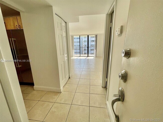 Foto del edificio - 1800 Collins Ave