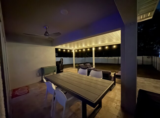 Foto del edificio - 1084 E Pierce Ave