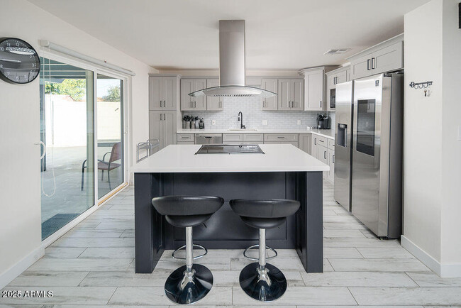 Foto del edificio - 3314 E Cypress St