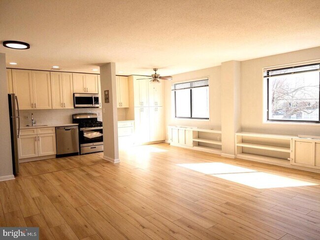 Foto del edificio - 3515 Washington Blvd