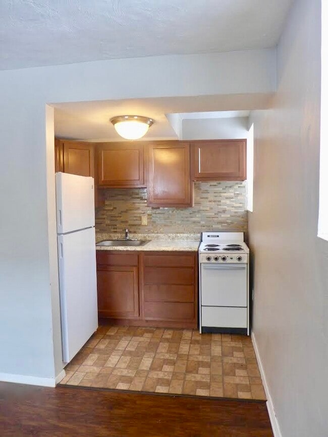 Interior Photo - FRIENDSHIP COURT -- 162