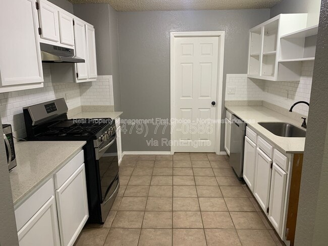 Foto del edificio - 509 E Pinion St