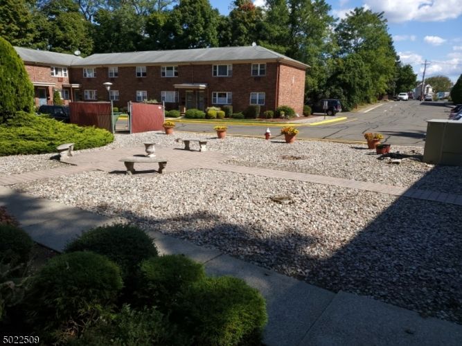 422 Ringwood Ave, Pompton Lakes, NJ 07442 Condo for Rent in Pompton Lakes, NJ