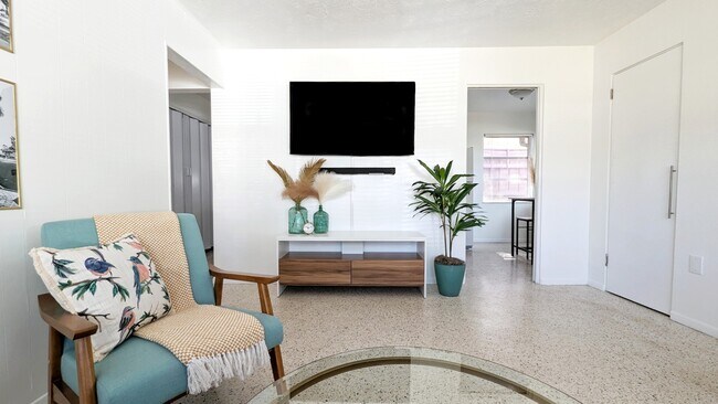 Foto del edificio - 2846 W Tamiami Cir