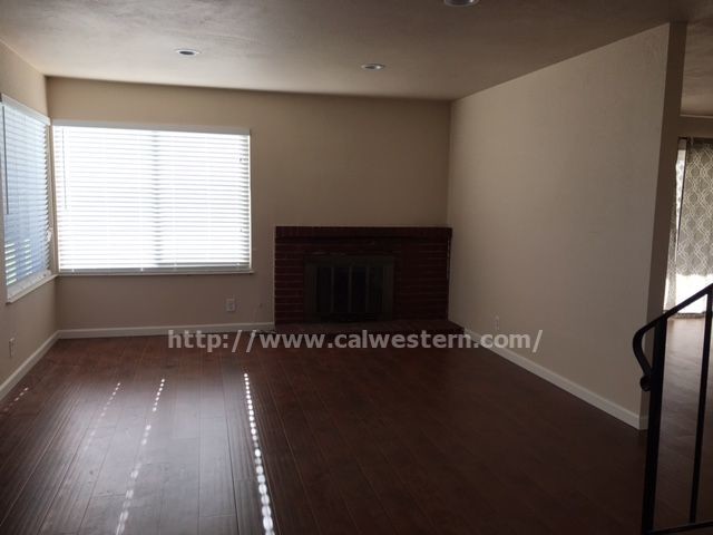 Foto del edificio - 3032 Bluewater Ct