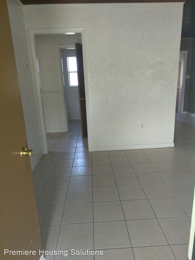 Building Photo - 2 br, 1 bath House - 1143 Gilmore Ave.
