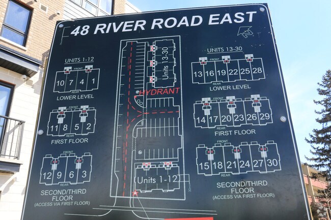 Building Photo - River Road East