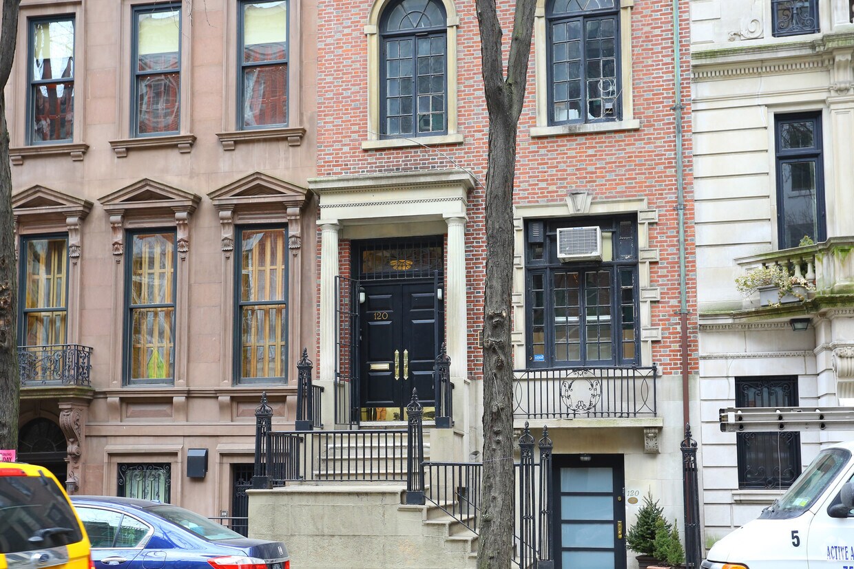 Foto del edificio - 120 E 65th St